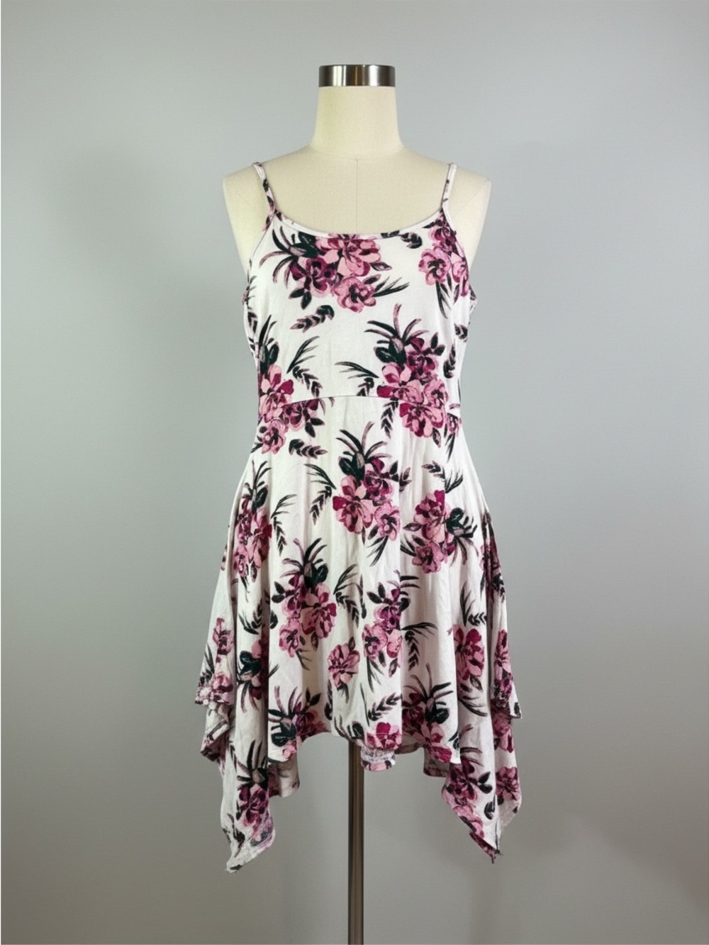 Women’s Floral Handkerchief Hem Dress - Size: M